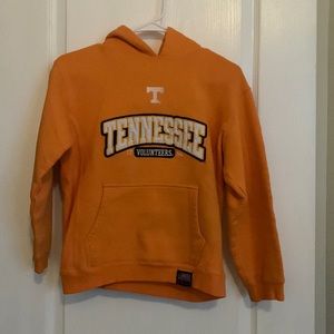 Boy’s orange Tennessee hoodie. Size: LARGE
